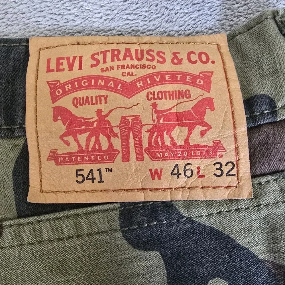 Levis Jeans Mens 46x30 Green Camo 541 Athletic Fit Casual Streetwear Grunge
